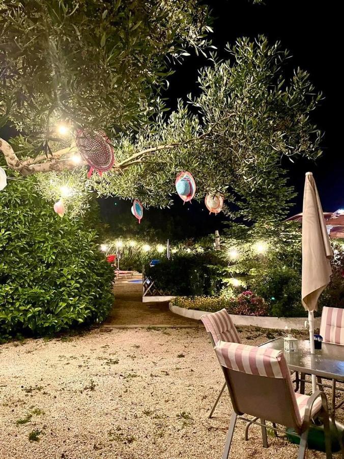 Mirella Bed & Breakfast 2*