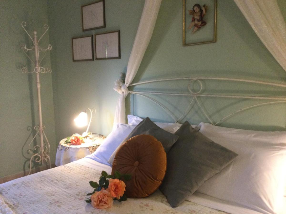 Mirella Charming 2*
