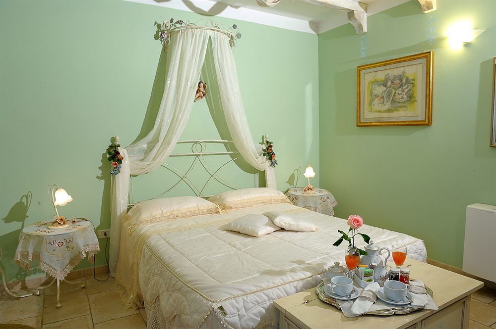 Bed & Breakfast Mirella Charming 2*